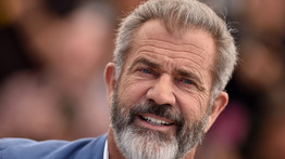Mel Gibson a Balatonon borozott, lencsevégre kapták – fotó