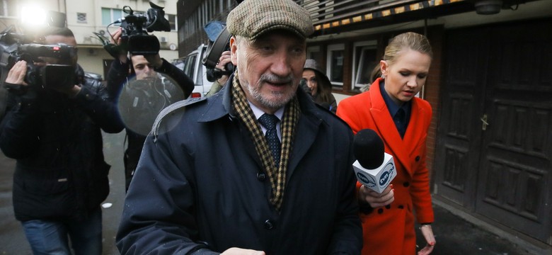 Najbardziej kontrowersyjny minister w rządzie Szydło. Macierewicz szefem MON