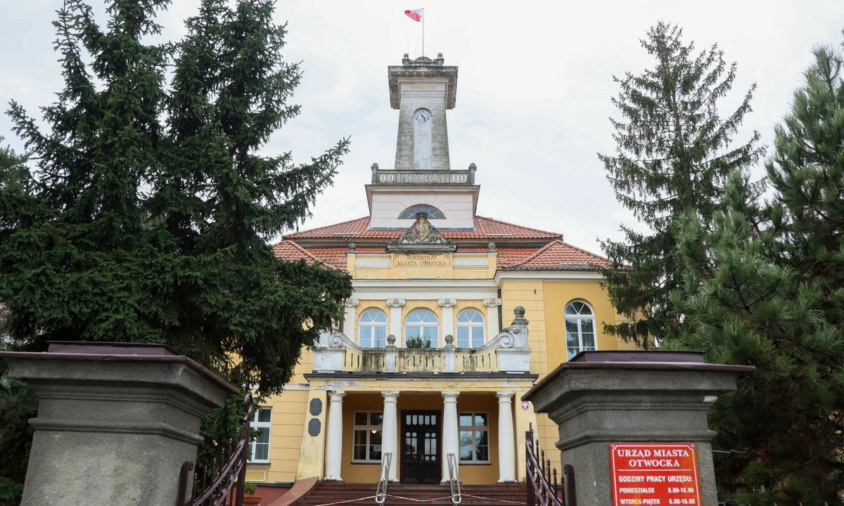 "Wyprowadzili mnie w jednym ubraniu". Mężczyznę z niepełnosprawnością pozbawiono dachu nad głową
