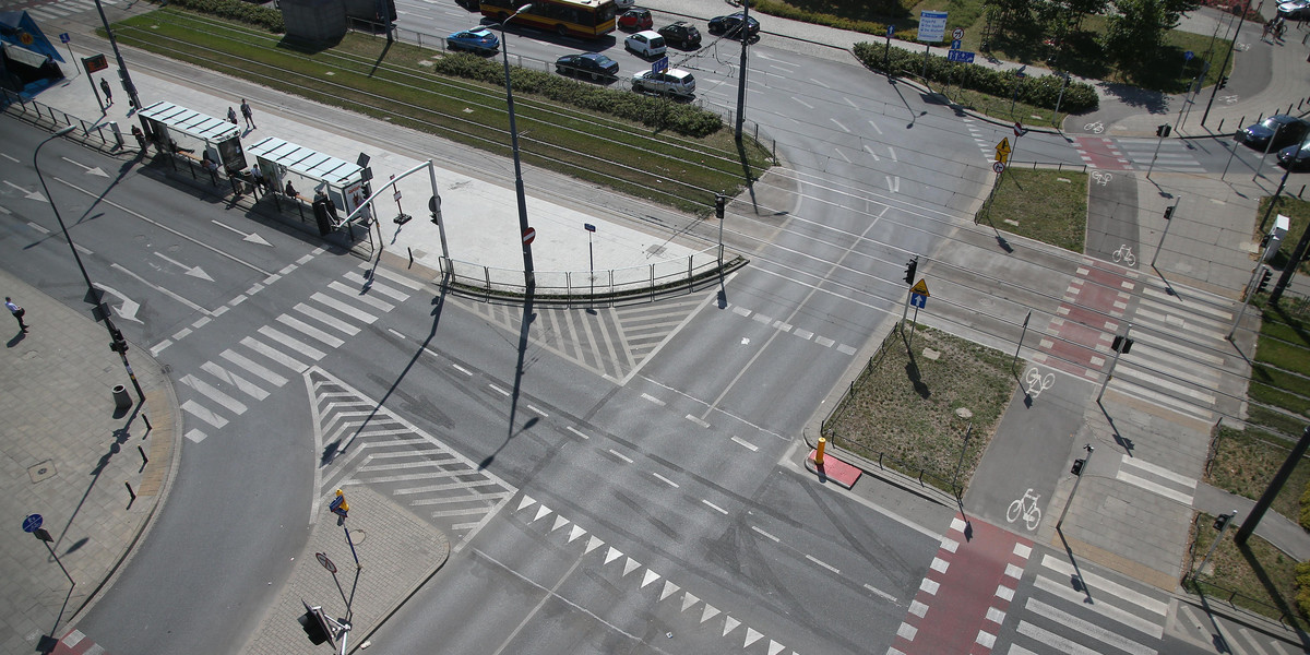 Na zdjęciu: skrzyżowanie ulic w Warszawie.