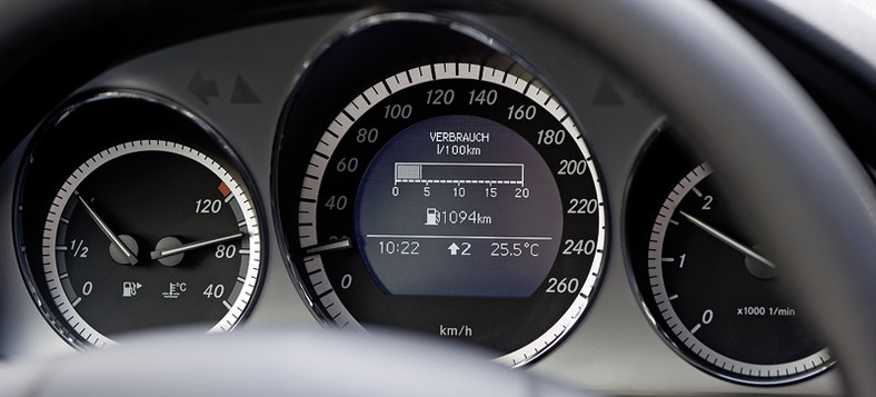 Paryż 2008: Mercedes-Benz C 250 CDI BlueEFFICIENCY – 4 cylindry, 500 Nm, 5,2 l/100 km