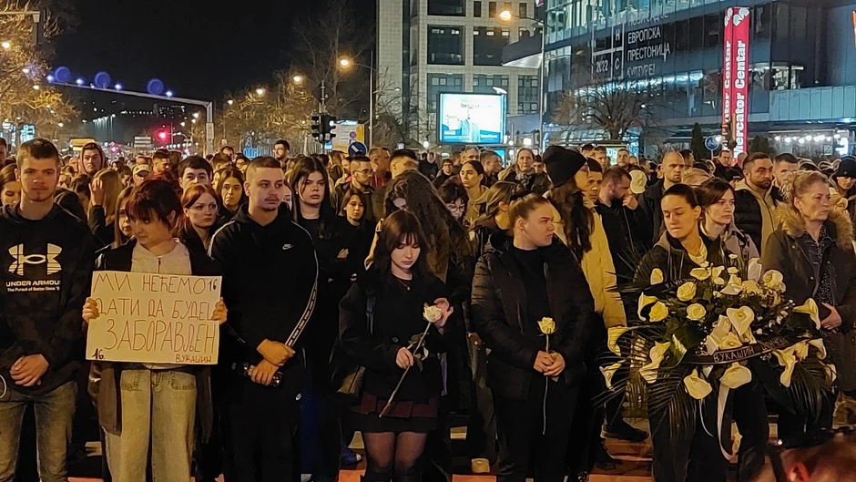 Komemorativna šetnja zbog 16. žrtve u padu nadstrešnice u Novom Sadu