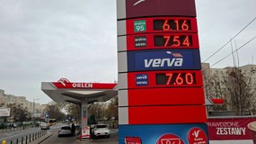 Ceny paliw na stacjach. Tyle dzisiaj zapłacisz za benzynę i diesla: za litr benzyny 95 maksymalnie 6,16 zł, za litr oleju napędowego - 7,60 zł