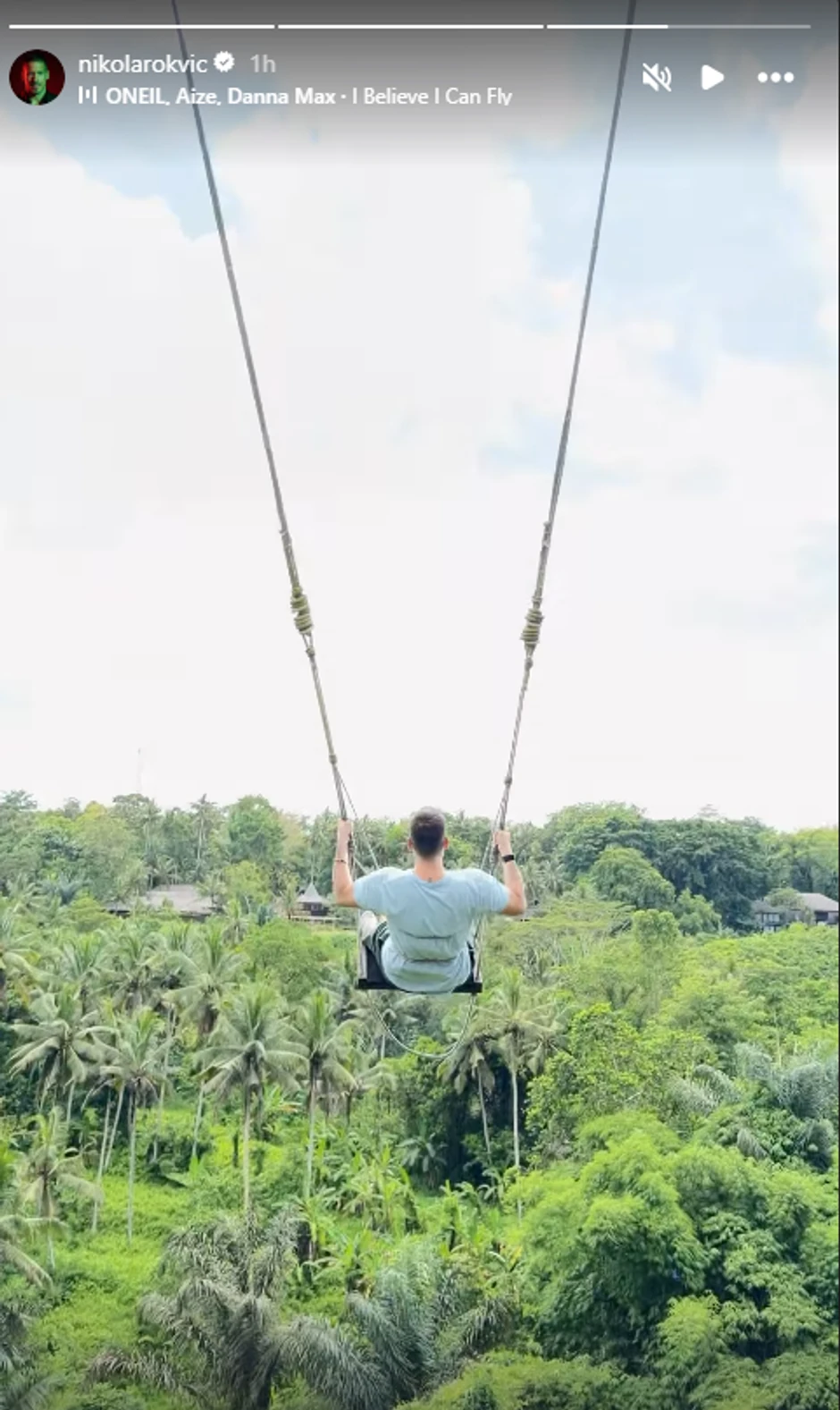 Nikola Rokvić na najpoznatijoj ljuljašci na Baliju