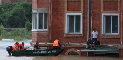 Rosjanie są wściekli na władze. Rząd nie radzi sobie z żywiołem. Zaatakował ich Khanun