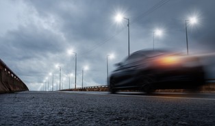 Samochody używane są coraz droższe. Ile trzeba dziś płacić za takie auto? [RAPORT]