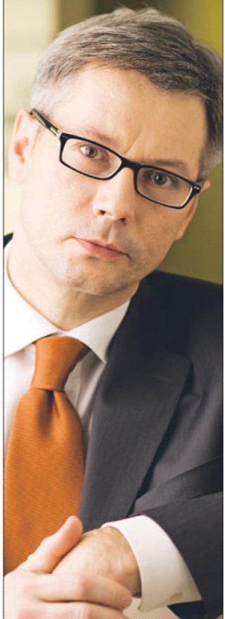 'Uważałbym na fundusze surowcowe i struktury'