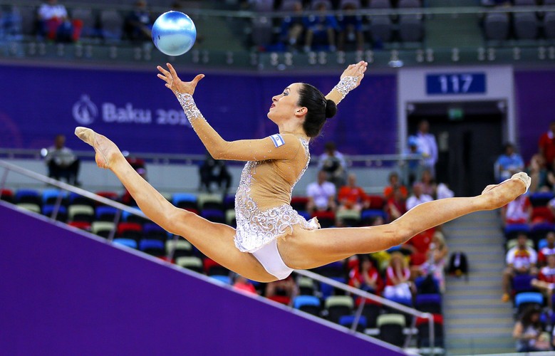 Zobacz piękne dziewczyny z maczugami i nie tylko...