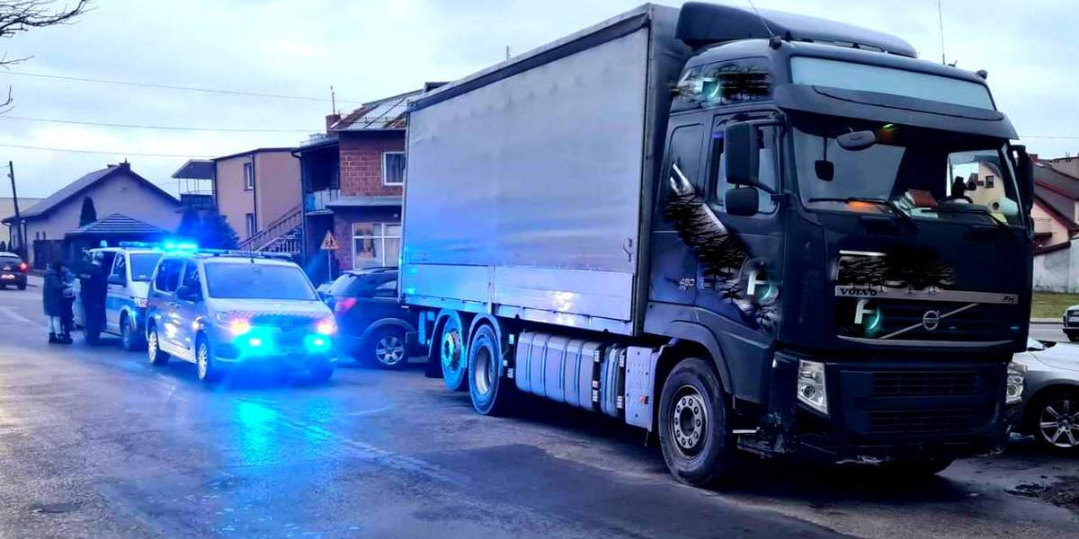 Łódź: Zasnął za kierownicą i spowodował niebezpieczną kolizję
