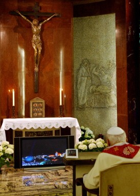 VATICAN-POPE-VIA CRUCIS