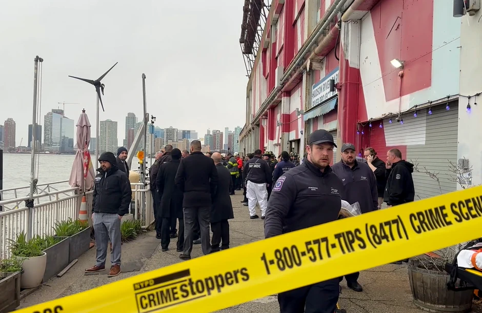 Šest osoba poginulo u padu helikoptera u reku Hadson