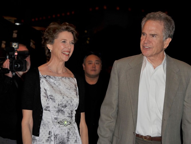 Anette Benning uwiodła prawdziwego Casanovę! Warren Beatty poznał ją na planie 'Bugsy'ego'.