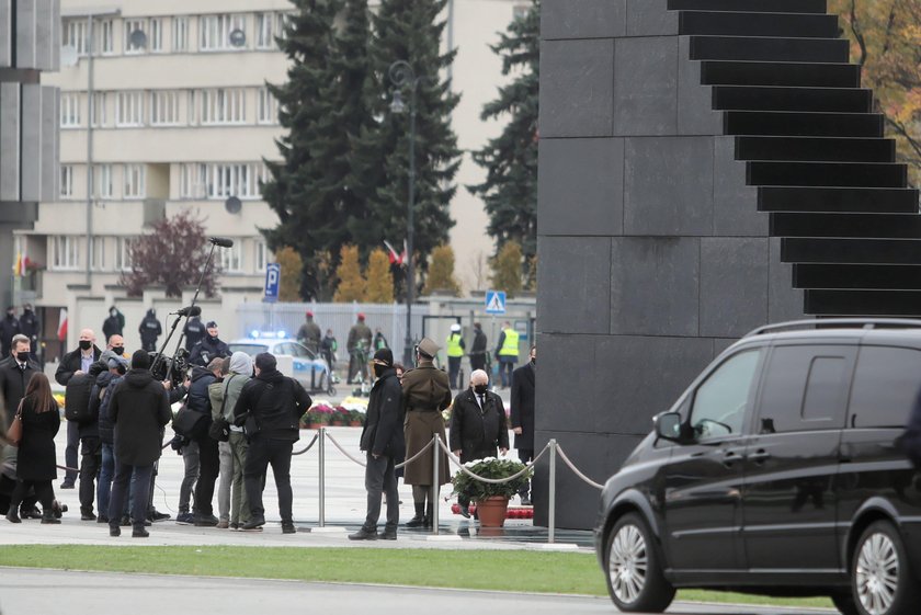 Miesięcznica smoleńska w Warszawie