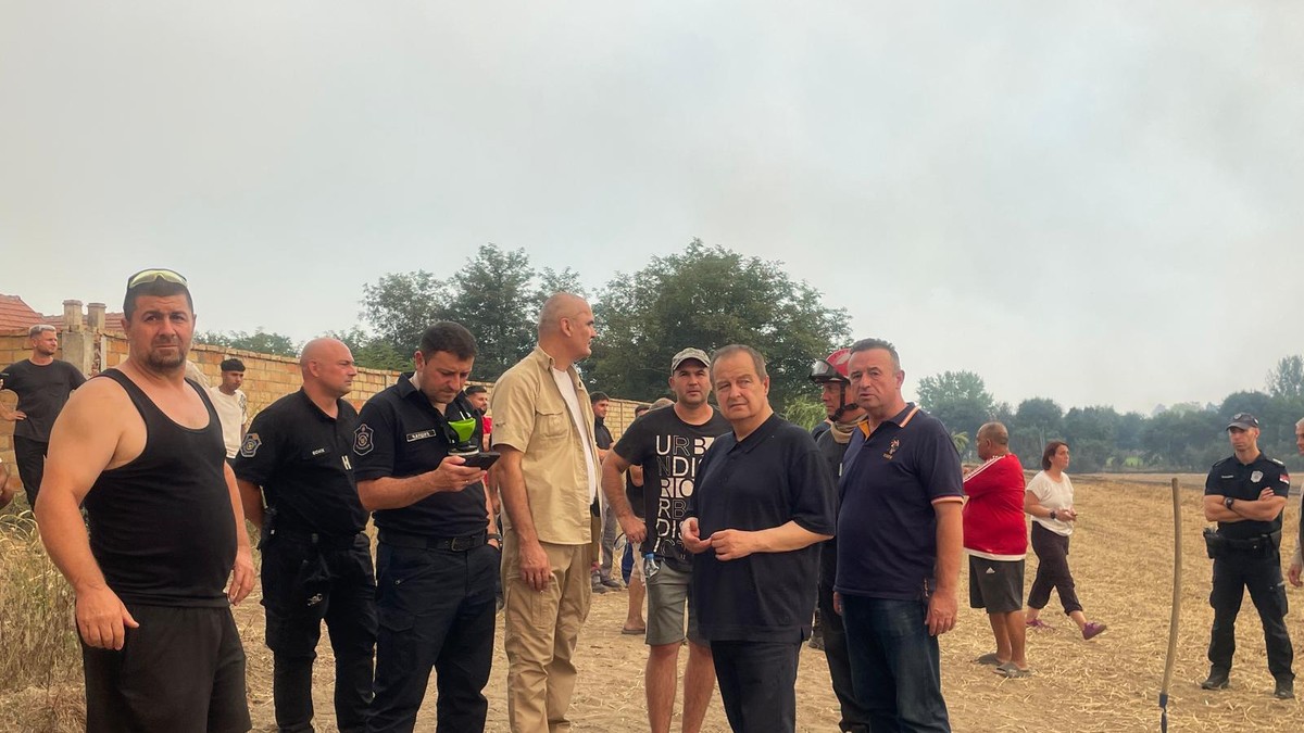 Ministar Ivica Dačić u Deliblatskoj peščari 