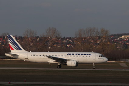 Air France-KLM uziemi ponad tysiąc samolotów