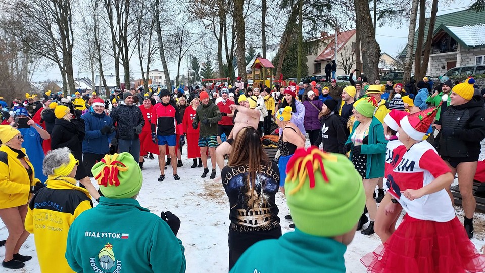 Wasilków. Rozgrzewka przed wejściem do rzeki Supraśl 