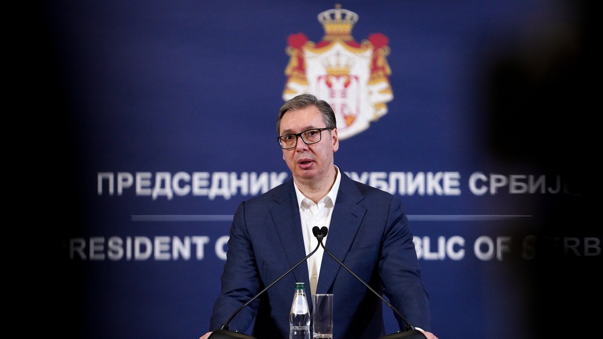 Predsednik Vučić čestitao Uskrs kardinalu Nemetu i svim vernicima