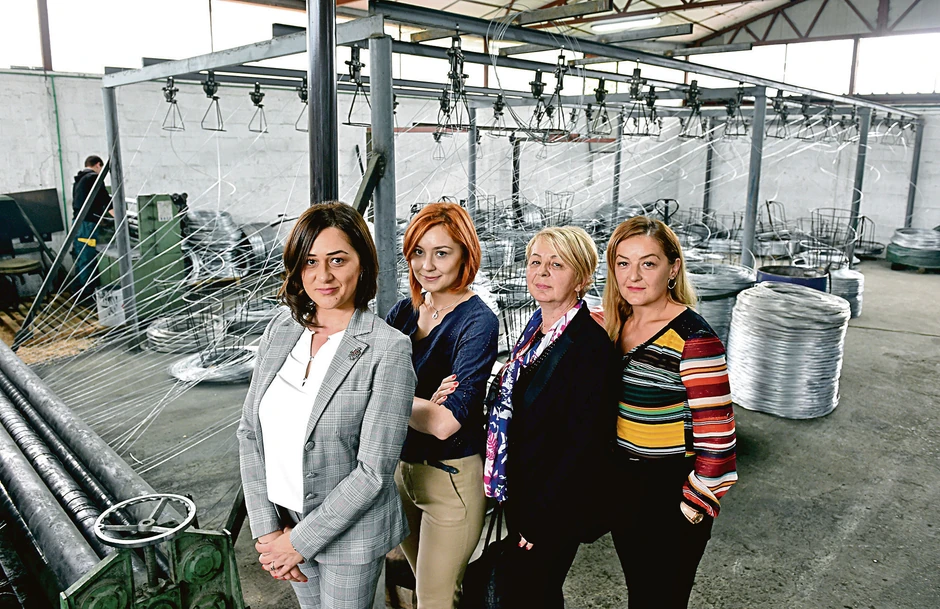 Vera Đorđević
sa ćerkama