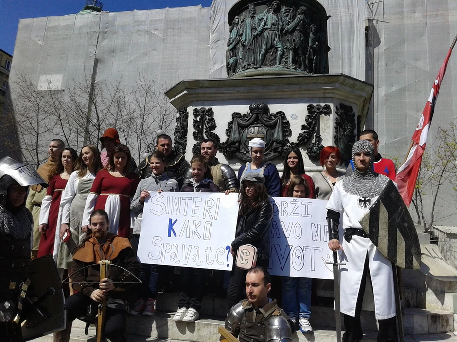 Protestu su se pridružili i učesnici Vitez festa koji se održava na Kalemegdanu