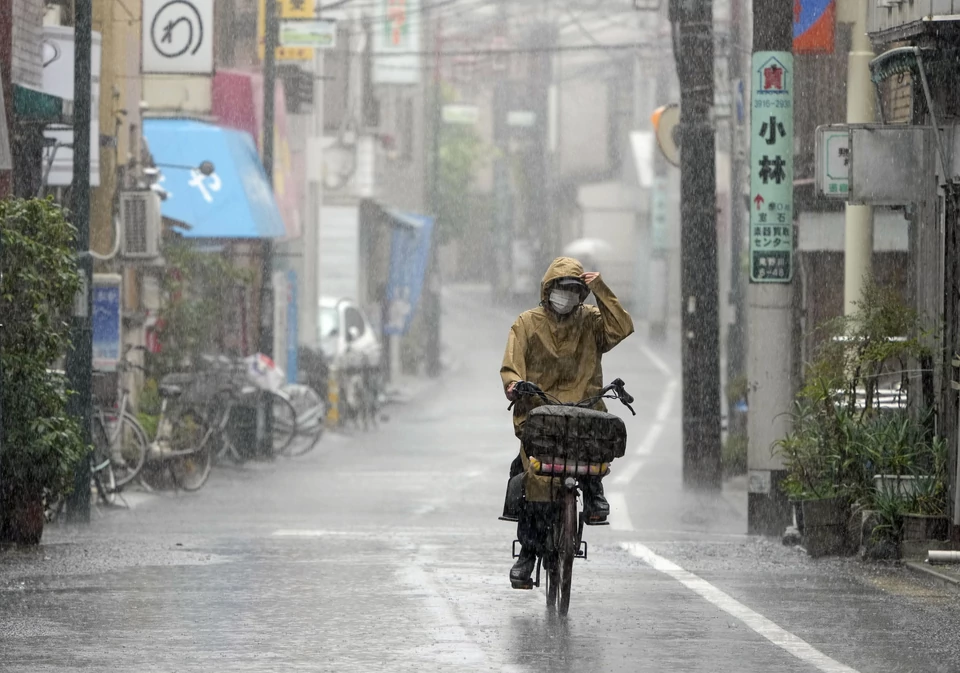 Potężny tajfun uderzył w Japonię. Dwie ofiary, blisko 70 rannych - Podróże