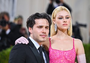 Bruklin Bekam sa suprugom