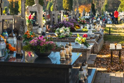 Będzie wielka rewolucja na cmentarzach i w pochówku zmarłych. Dla Kościoła to 'heretyckie praktyki'?