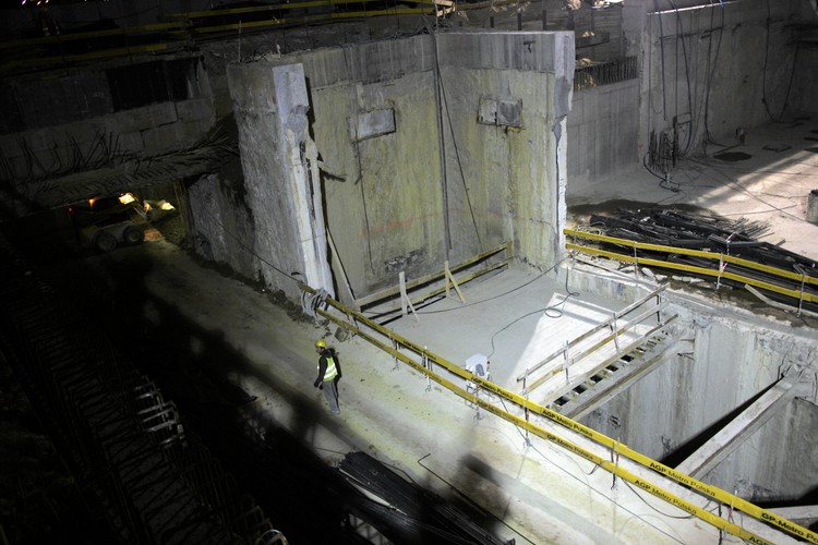 Budowę pierwszego, centralnego, odcinka drugiej linii metra rozpoczęto 16 sierpnia 2010 roku.