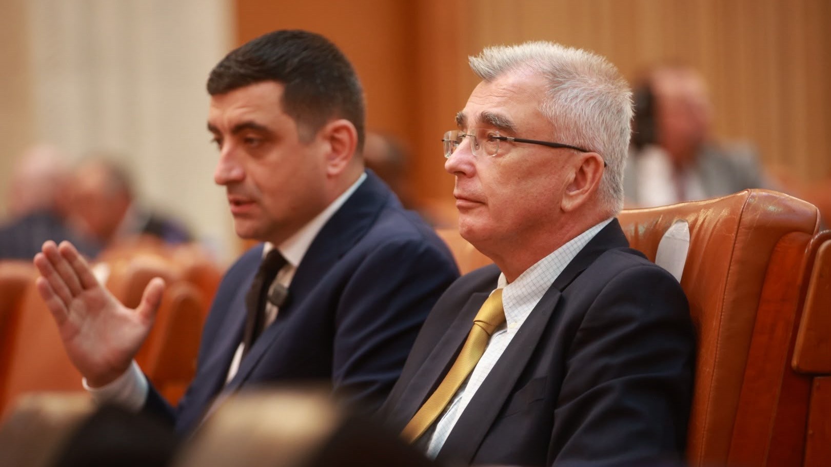 Nicușor Dan, ironizat de AUR, înaintea negocierilor pentru noul premier. Ce cântec al lui Mihai Constantinescu i-a fost dedicat