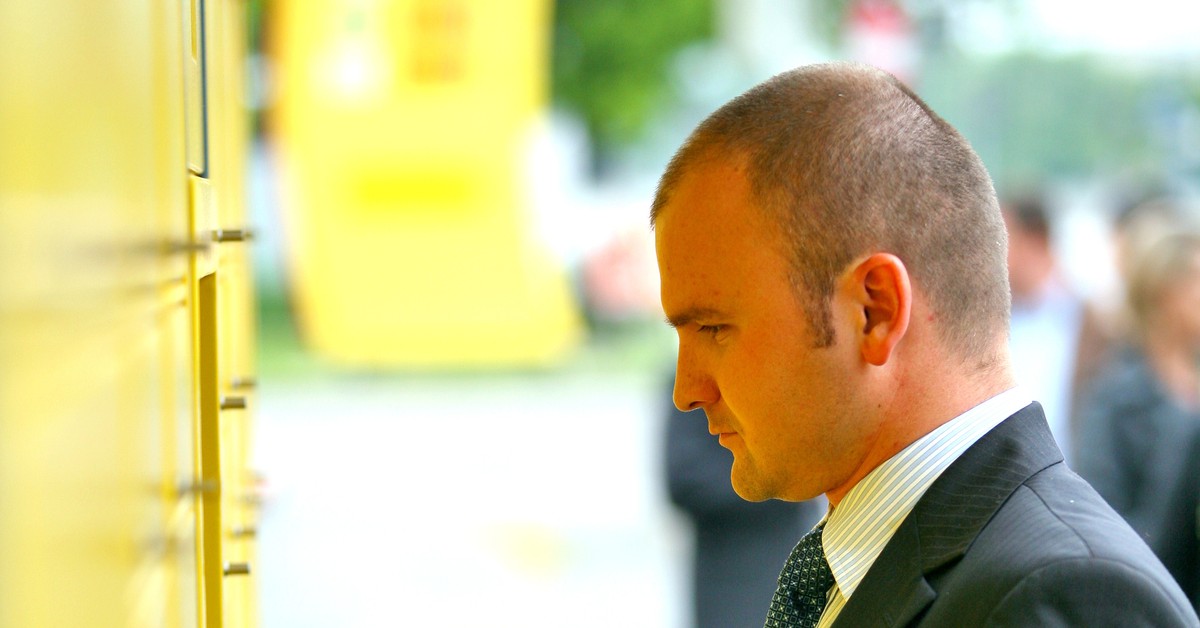 InPost już nie jest polski. Wszystkie udziały w paczkomatowym gigancie sprzedane. Brzoska zostaje