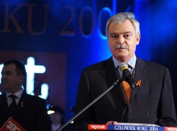 Król wytoczył działa przeciw "Wprost". Wojna o pieniądze