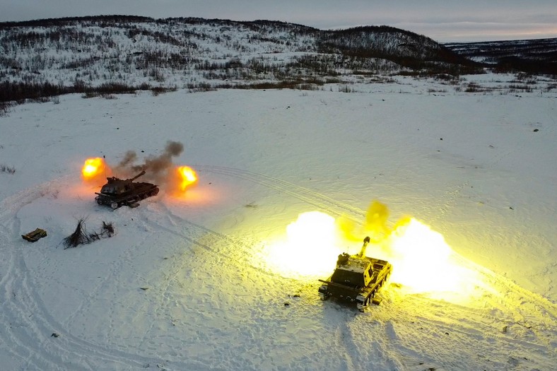 Exerciții de artilerie rusă în Siberia, ianuarie 2023.