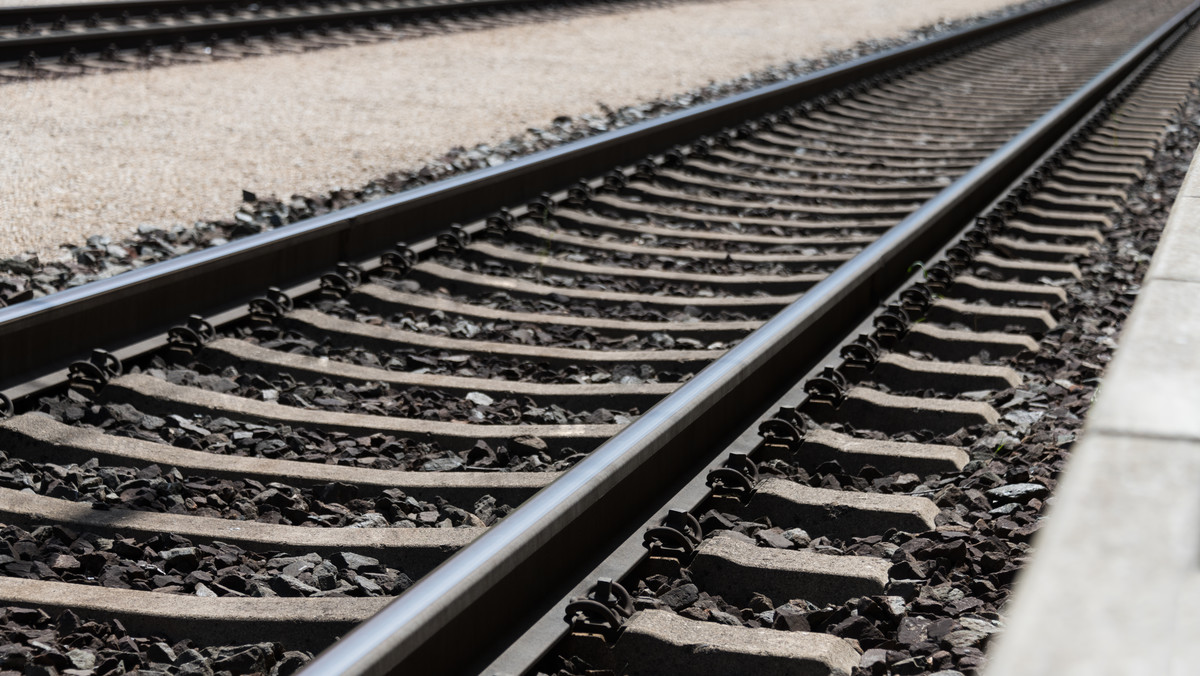 Śmiertelne potrącenie przez pociąg w Wielkopolsce. Nie żyje 15-latek