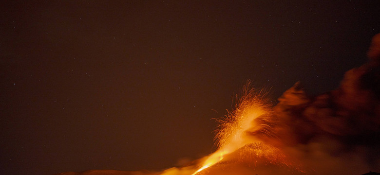 Wulkan Etna uczcił sukces Włochów fajerwerkami i kanonadą