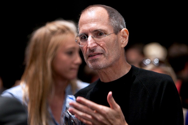Steve Jobs, CEO Apple Inc, przemawia do przedstawicieli mediów podczas prezentacji produktu Apple w San Francisco, Kalifornia, USA