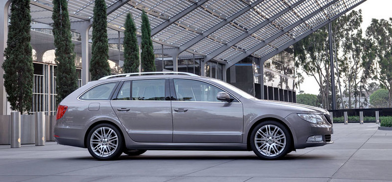 IAA Frankfurt 2009: Škoda Superb Combi za 94 tys. zł (ceny wszystkich wersji)