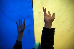 Prorosyjscy separatyści atakują. Walka o ukraińską flagę w Doniecku