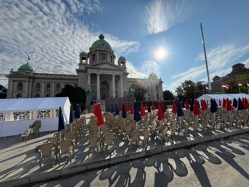 Bina ispred Skupštine Srbije