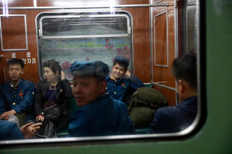 Młodzi Koreańczycy z Północy