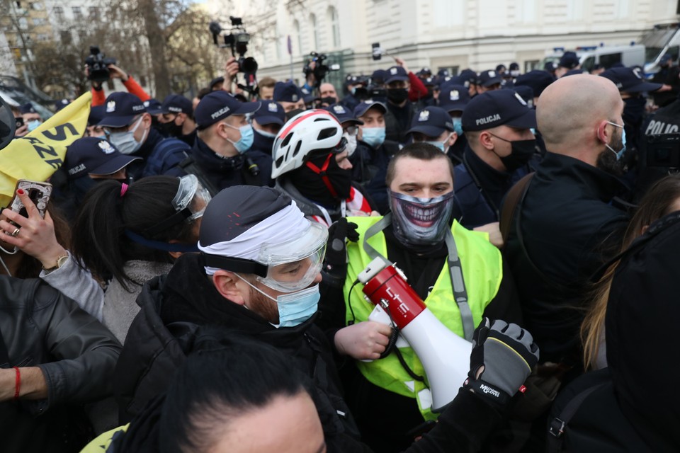 Protest przedsiębiorców w Warszawie w dniu 11 rocznicy katastrofy smoleńskiej