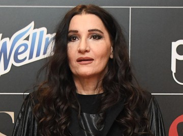 "IGNORISALA SAM SIMPTOME DOK MI NIJE ISKOČILA ŽLEZDA!" Mira Škorić prošla kroz pravi pakao: Pevačica otvorila dušu o 15 godina teške borbe sa karcinomom