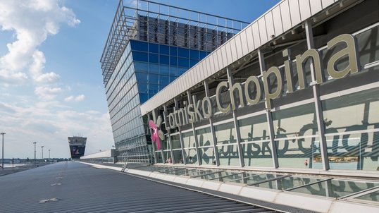 Znalezione obrazy dla zapytania: lotnisko chopina