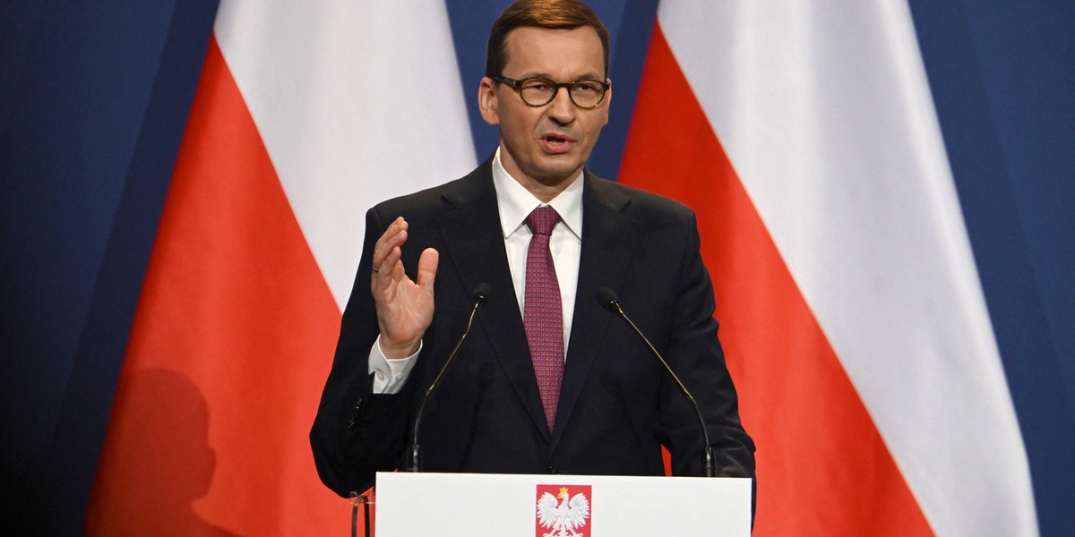 Premier Mateusz Morawiecki ma powody do zadowolenia.