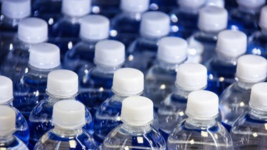 od 1 października plastikowe butelki już nie do żółtego pojemnika. co