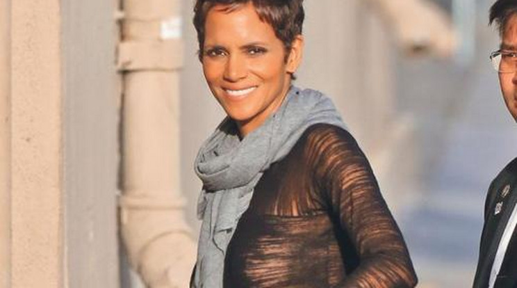 Halle Berry: Apám vert bennünket