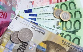 zloty-w-tarapatach-euro-w-gore-dolar-niepewny-trump-miesza-na-rynkach-
