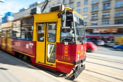 Upał w tramwaju? Te warszawskie linie nie mają klimatyzacji