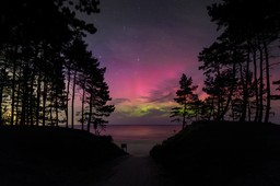 bardzo silna burza geomagnetyczna g4. zorza znów może być widoczna nad polską