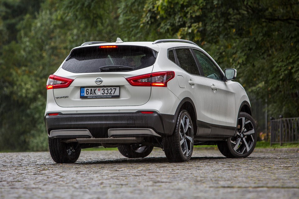 C1130 nissan qashqai