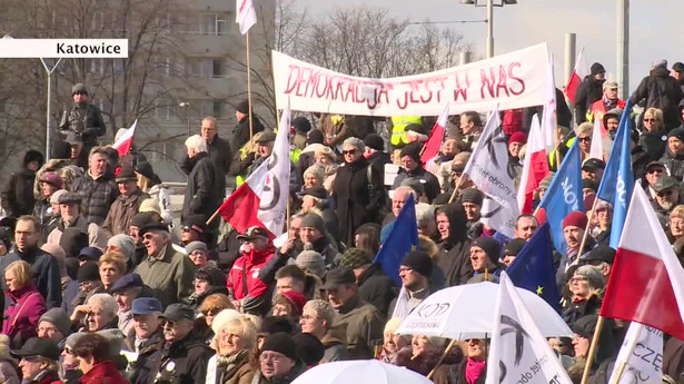 KOD znów na ulicach. Protestowali przeciwko zmianom w sądownictwie i edukacji