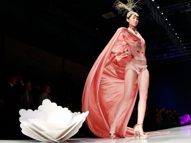 Mercedes-Benz China Fashion Week wiosna/lato 2013